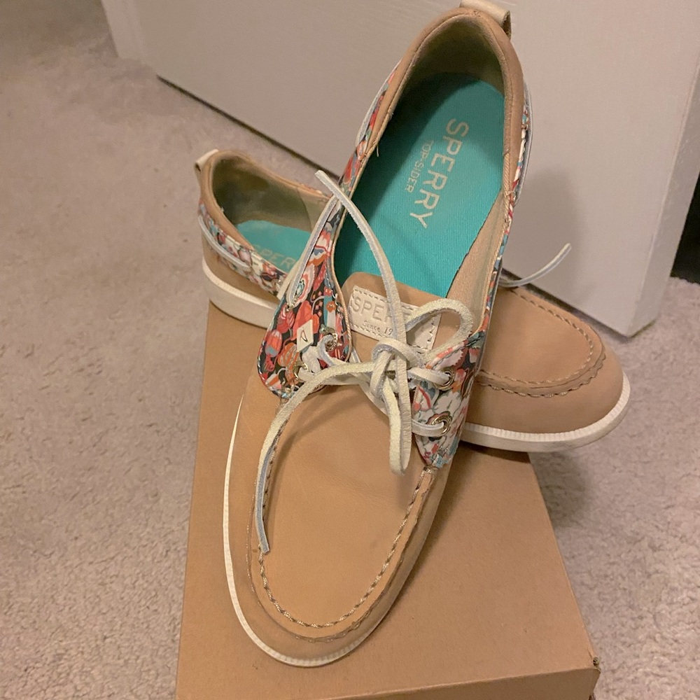 Sperry top sider boat shoes